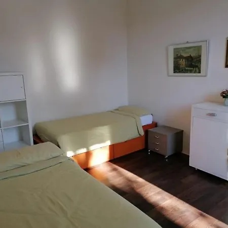 公寓 Near The Lake - Apt/quiet/parking 切尔诺比奥