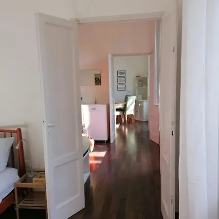 公寓 Near The Lake - Apt/quiet/parking