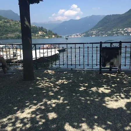 Near The Lake - Apt/quiet/parking *