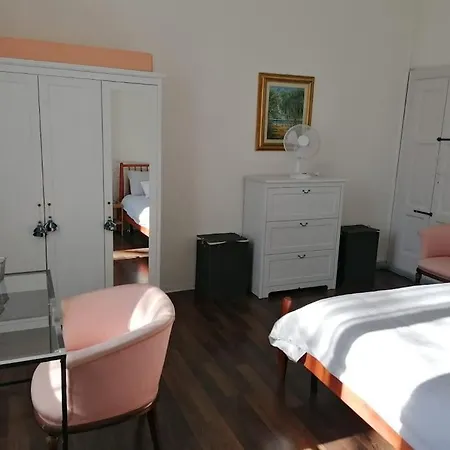 Apartment Near The Lake - Apt/quiet/parking *