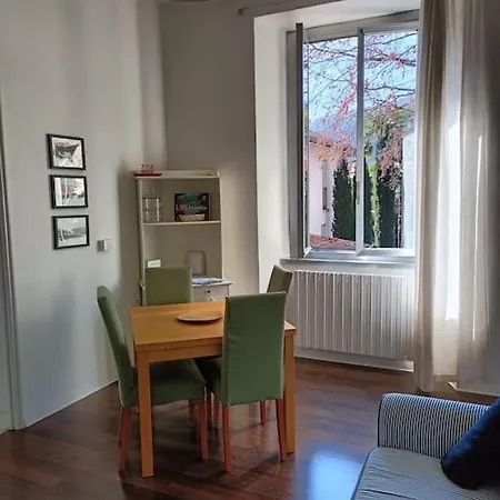 Apartment Near The Lake - Apt/quiet/parking