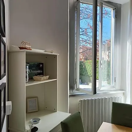 Near The Lake - Apt/quiet/parking Apartment