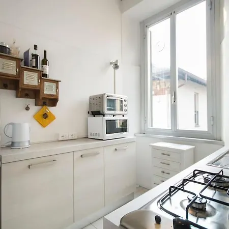 Apartment Near The Lake - Apt/quiet/parking *